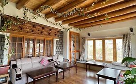 Heschuk Guest House